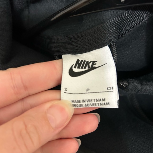 Nike Sportswear Tech Fleece Zip Hoodie in Black - Picture 3 of 3